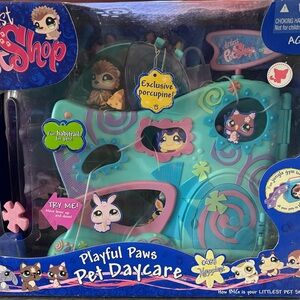 New in Box!  Littlest Pet Shop Playful Paws Pet Daycare RARE to find new one!